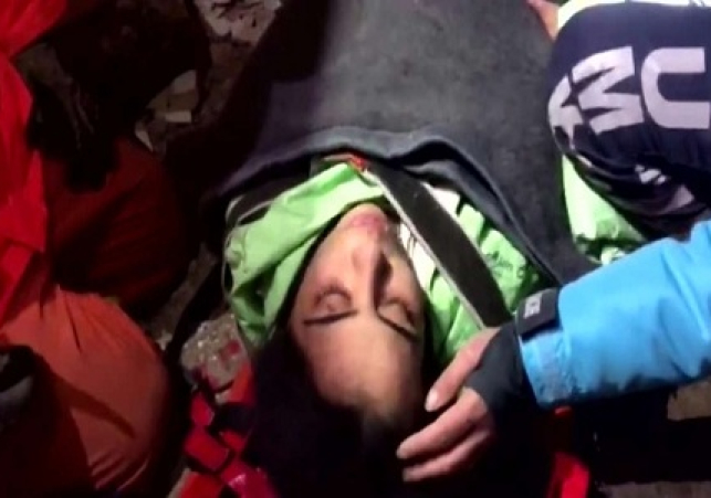 Woman pulled from rubble in Turkey after 62 hours
